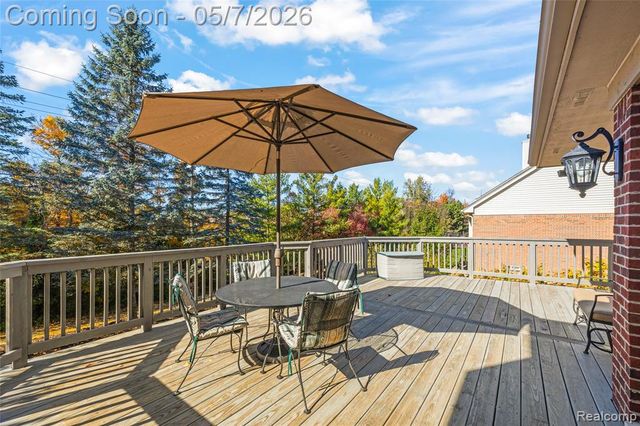 9124 Countrywood Drive, Plymouth, MI 48170