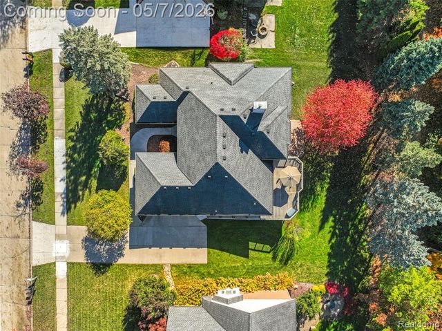 9124 Countrywood Drive, Plymouth, MI 48170