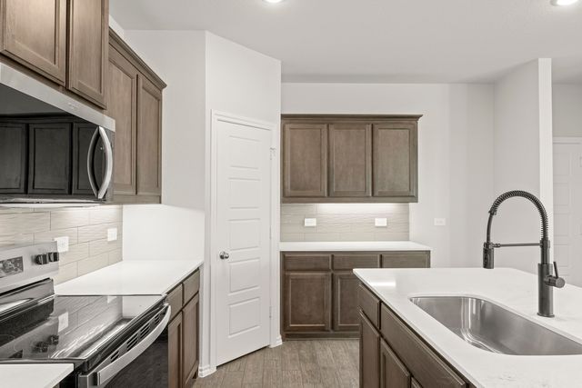 1700 Edgeway Drive, Aubrey, TX 76227