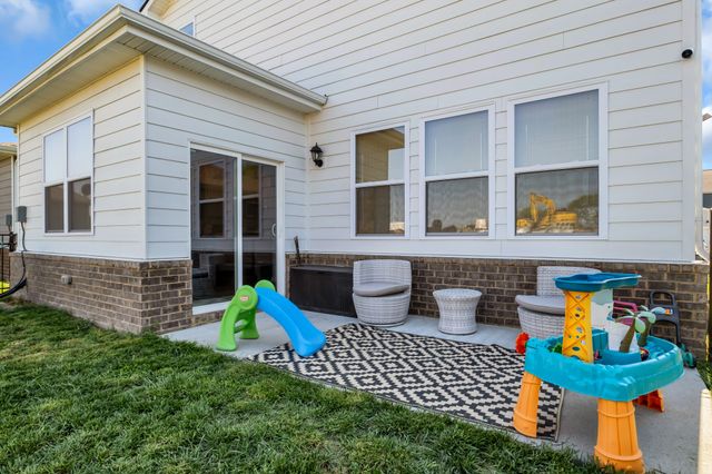 1064 Linn Cove Ct, Gallatin, TN 37066