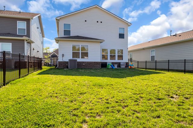 1064 Linn Cove Ct, Gallatin, TN 37066