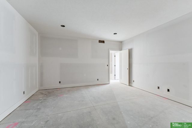 21126 Atwood Avenue, Elkhorn, NE 68022
