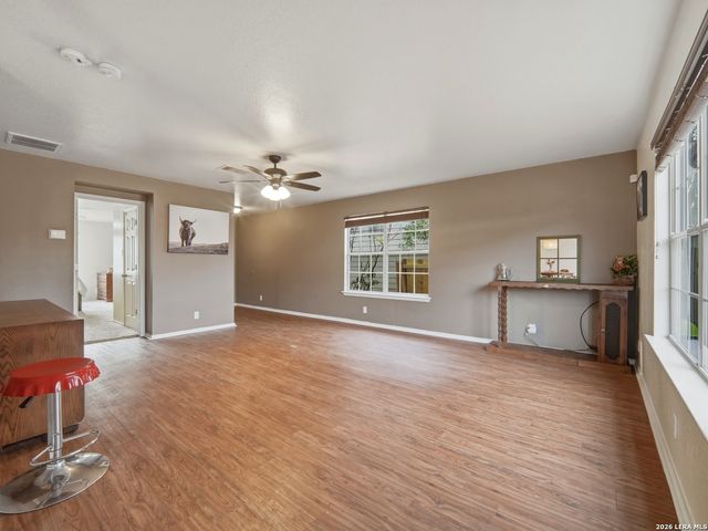 6131 Kensinger, Converse, TX 78109