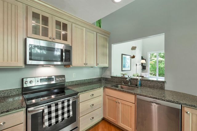 4 Farmhouse Lane, Wolfeboro, NH 03894