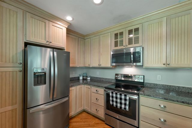4 Farmhouse Lane, Wolfeboro, NH 03894