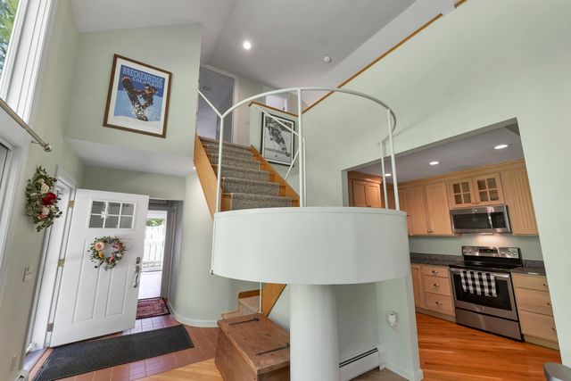 4 Farmhouse Lane, Wolfeboro, NH 03894