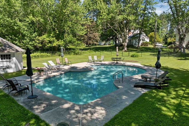 4 Farmhouse Lane, Wolfeboro, NH 03894
