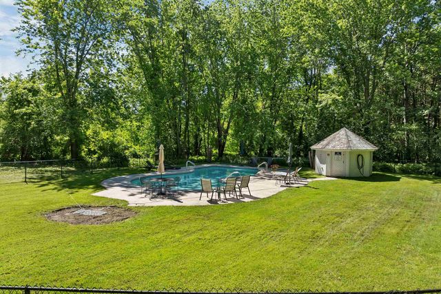 4 Farmhouse Lane, Wolfeboro, NH 03894