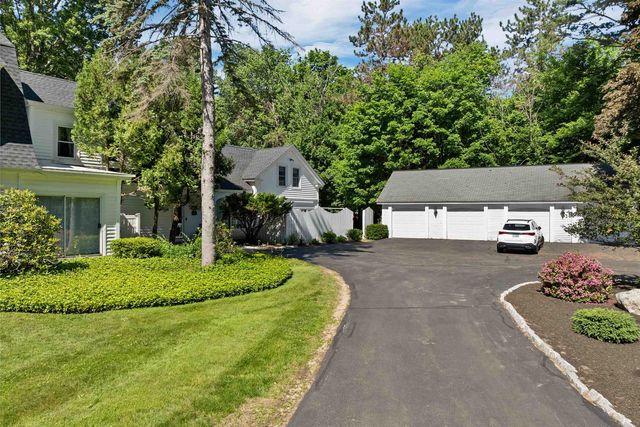 4 Farmhouse Lane, Wolfeboro, NH 03894