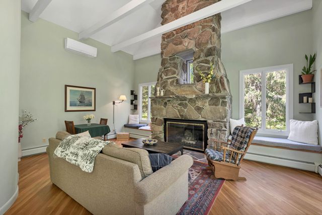4 Farmhouse Lane, Wolfeboro, NH 03894
