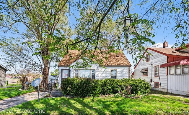 20059 Ellis Street, Roseville, MI 48066