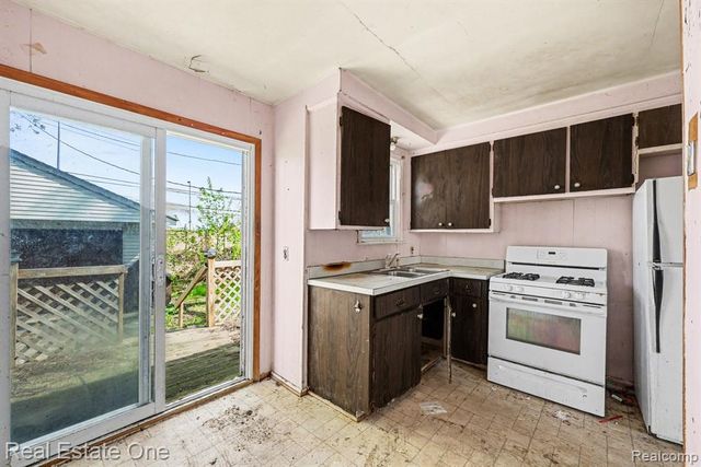 20059 Ellis Street, Roseville, MI 48066