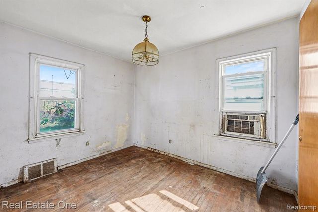 20059 Ellis Street, Roseville, MI 48066