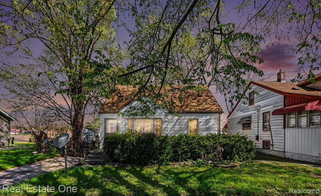 20059 Ellis Street, Roseville, MI 48066