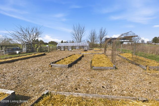 2512 Jackson Rd, Eminence, KY 40019