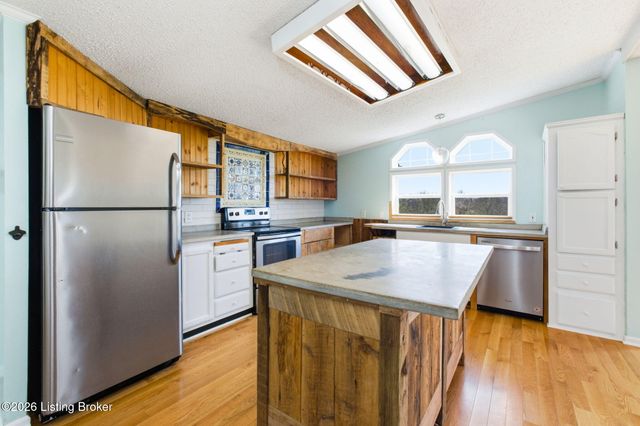 2512 Jackson Rd, Eminence, KY 40019