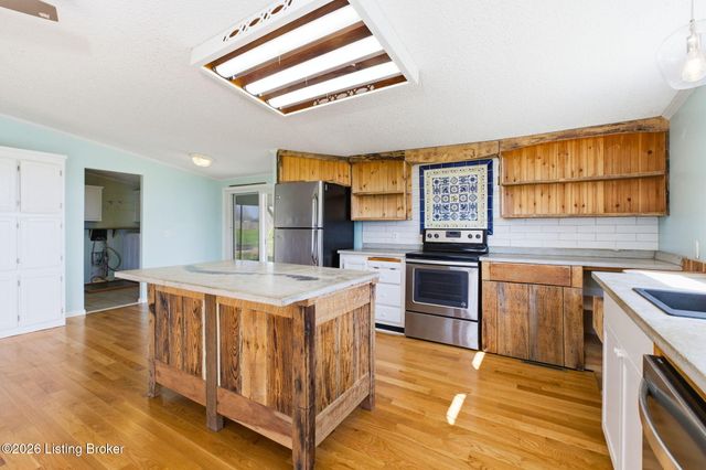 2512 Jackson Rd, Eminence, KY 40019