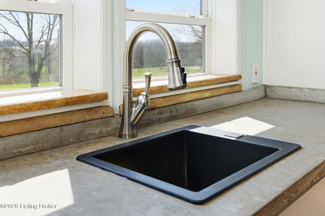 2512 Jackson Rd, Eminence, KY 40019