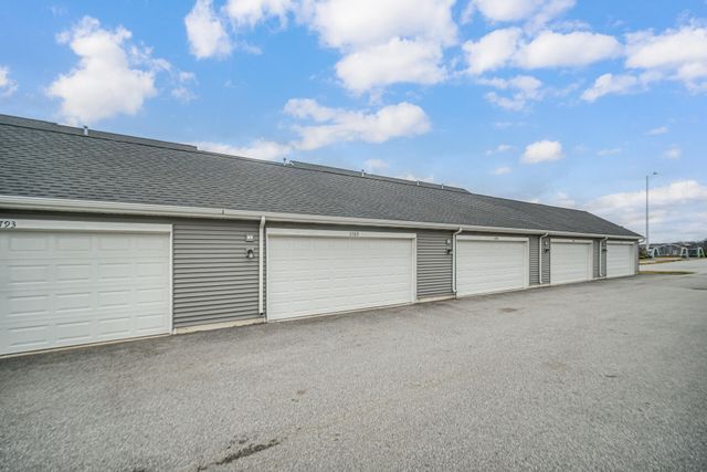 11789 Kentucky Street, Crown Point, IN 46307