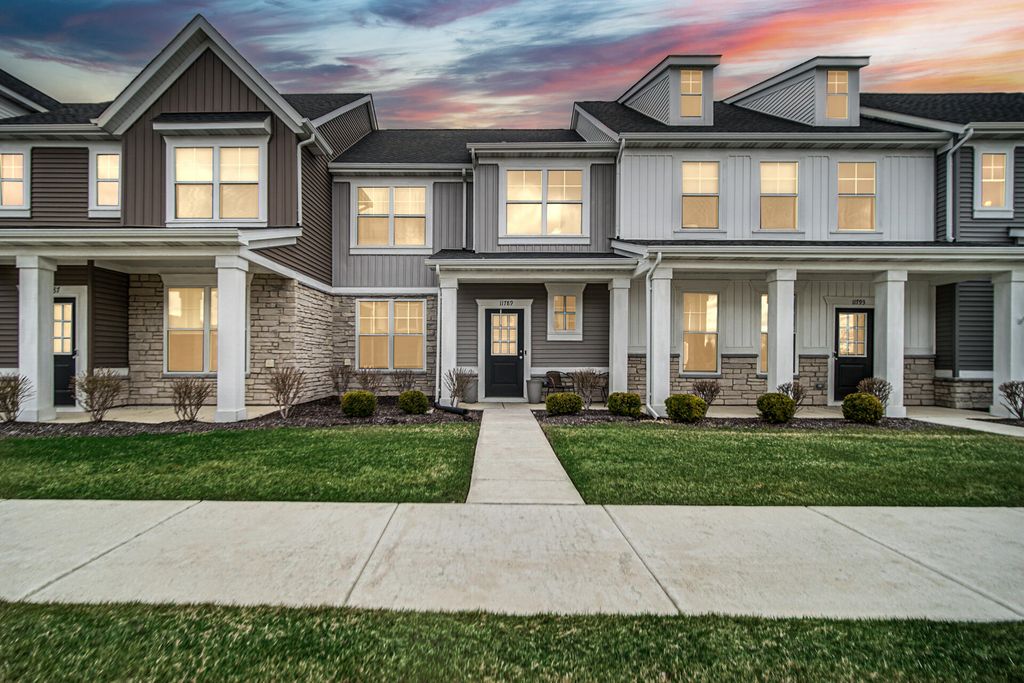 11789 Kentucky Street, Crown Point, IN 46307