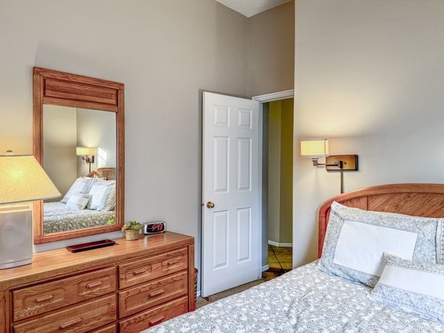 2051 W CANYON VIEW DR, St. George, UT 84770