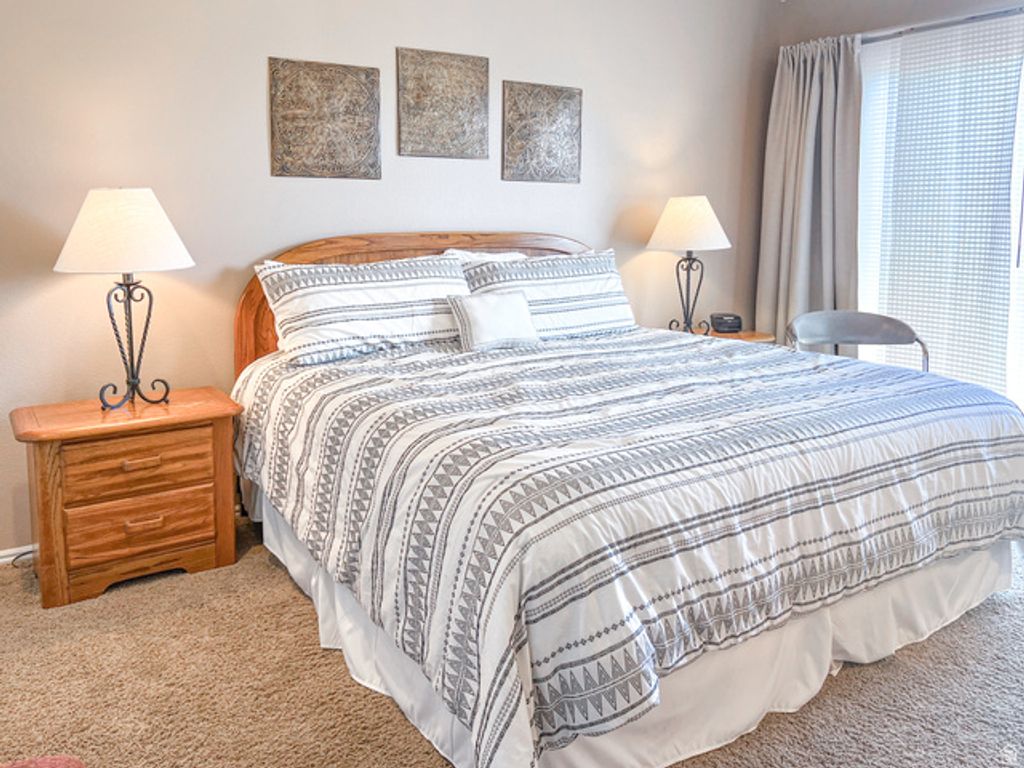 Image 12 of property listing at 2051 W CANYON VIEW DR, St. George, UT 84770