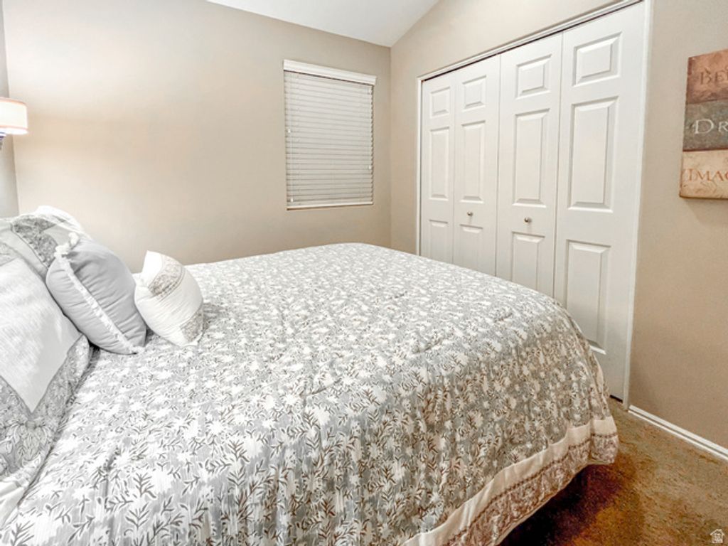 Image 19 of property listing at 2051 W CANYON VIEW DR, St. George, UT 84770