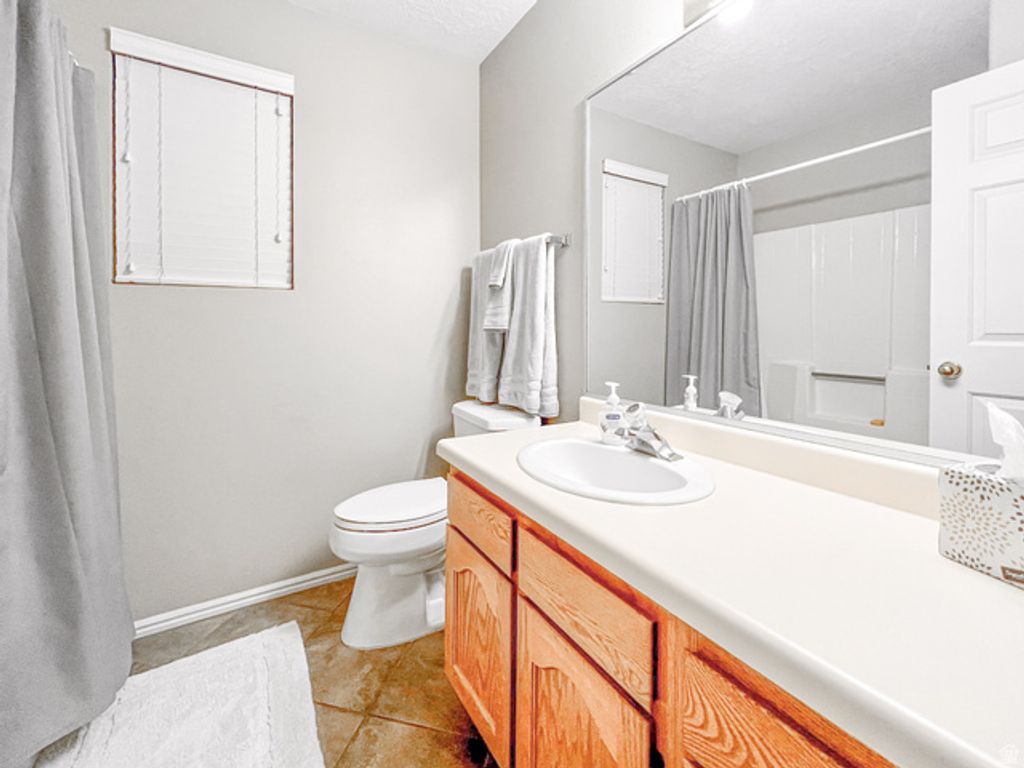 Image 21 of property listing at 2051 W CANYON VIEW DR, St. George, UT 84770