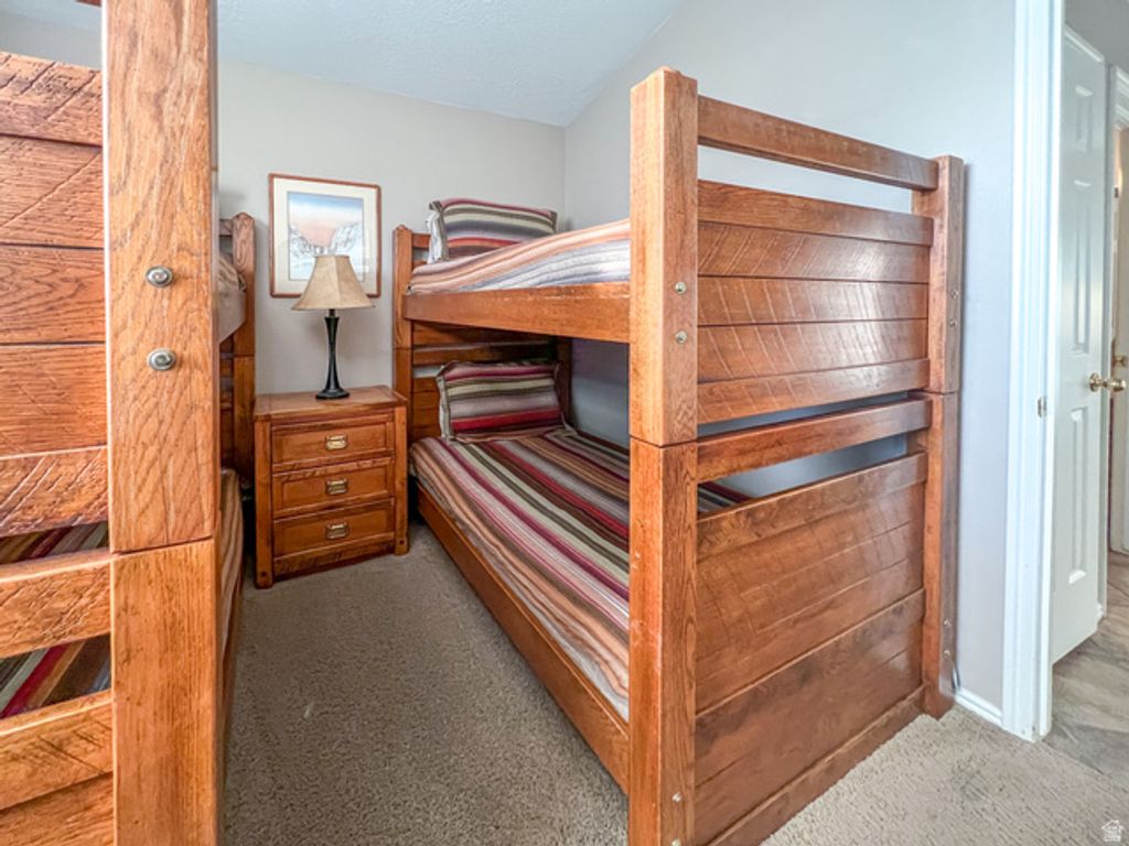 Image 24 of property listing at 2051 W CANYON VIEW DR, St. George, UT 84770