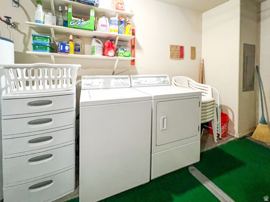 Image 25 of property listing at 2051 W CANYON VIEW DR, St. George, UT 84770
