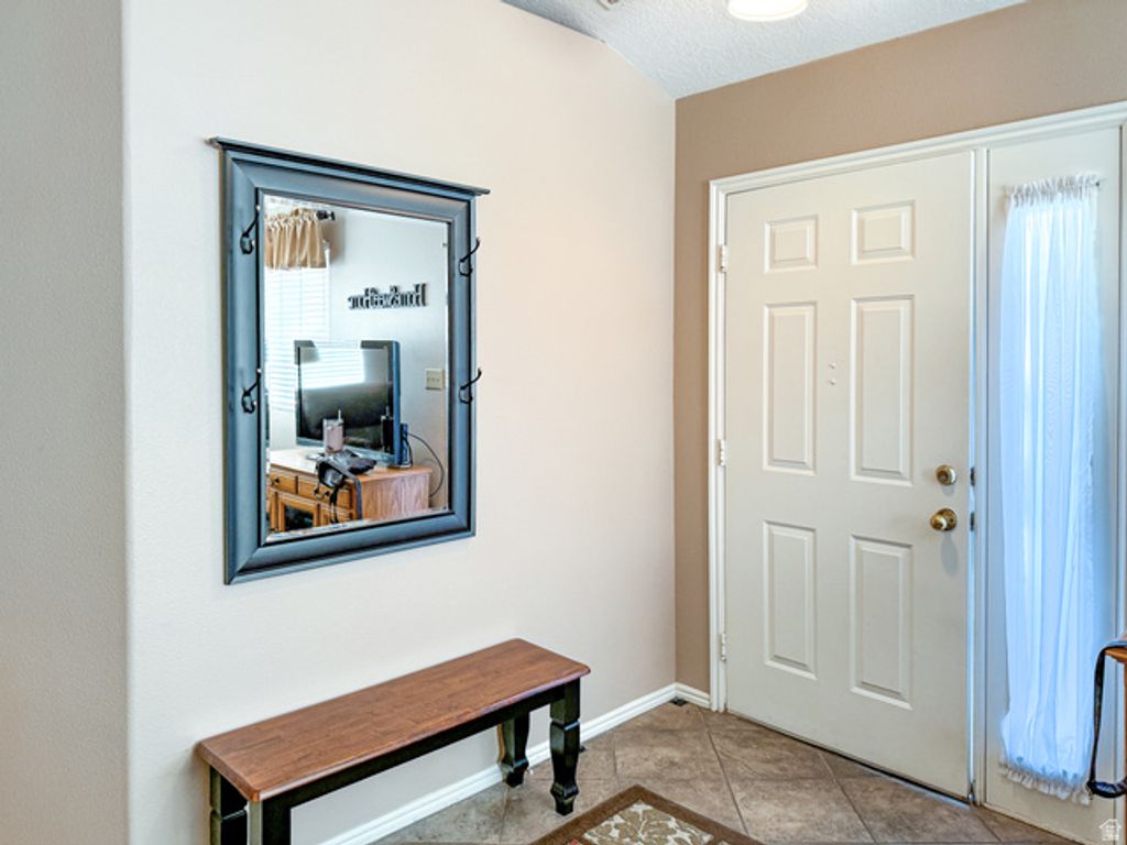 Image 5 of property listing at 2051 W CANYON VIEW DR, St. George, UT 84770