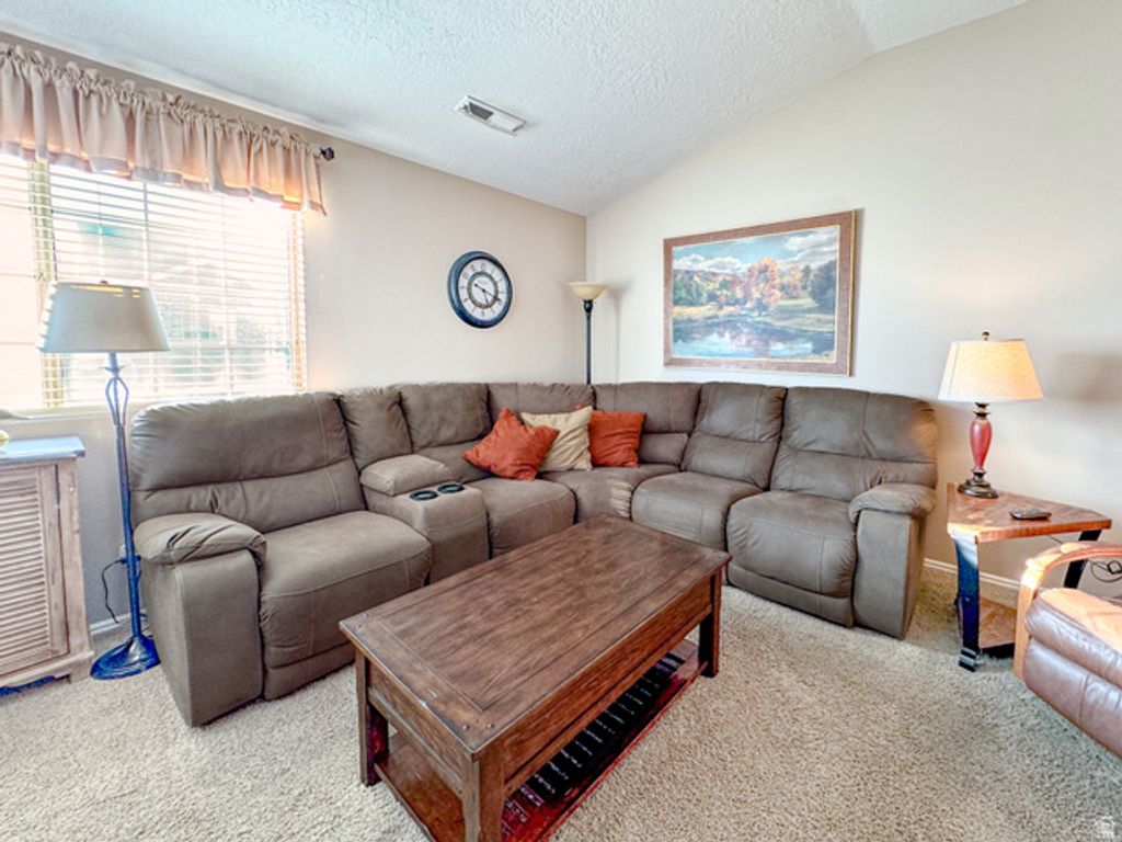 Image 7 of property listing at 2051 W CANYON VIEW DR, St. George, UT 84770