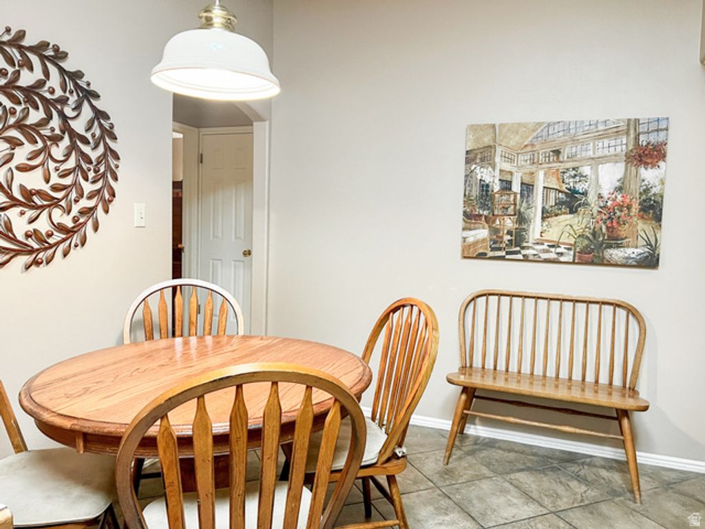 Image 10 of property listing at 2051 W CANYON VIEW DR, St. George, UT 84770