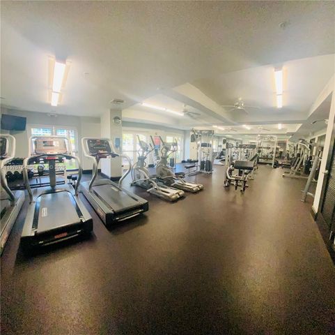 3001 NE 185th St 534, Aventura, FL 33180