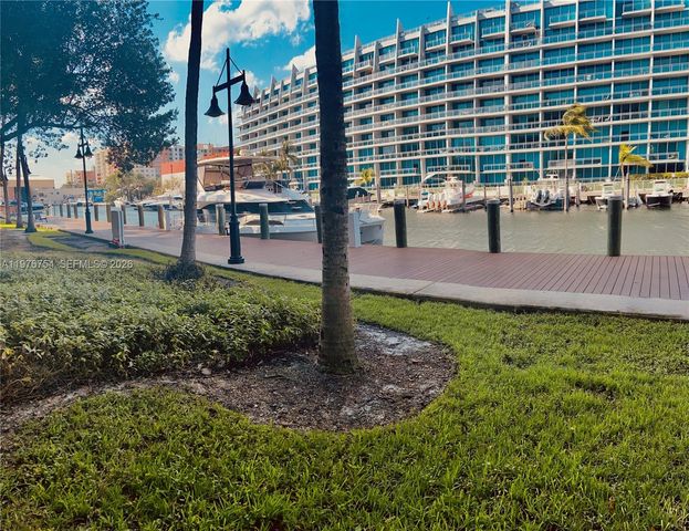 3001 NE 185th St 534, Aventura, FL 33180