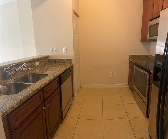 3001 NE 185th St 534, Aventura, FL 33180