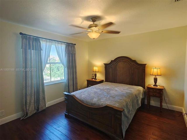 1035 Waterside Cir, Weston, FL 33327