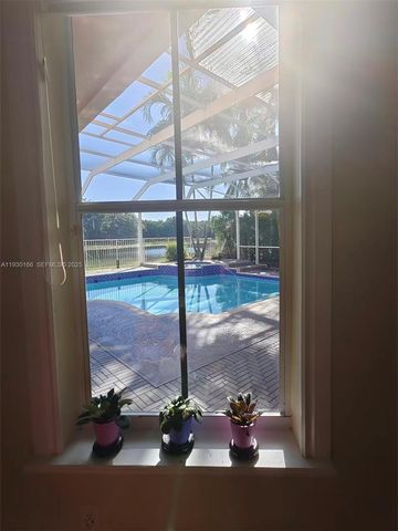 1035 Waterside Cir, Weston, FL 33327