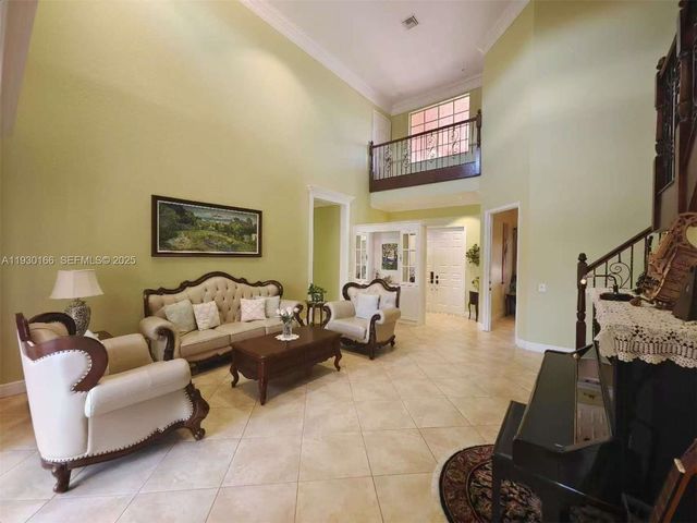 1035 Waterside Cir, Weston, FL 33327