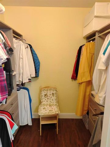 1035 Waterside Cir, Weston, FL 33327