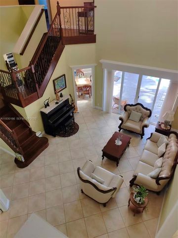 1035 Waterside Cir, Weston, FL 33327