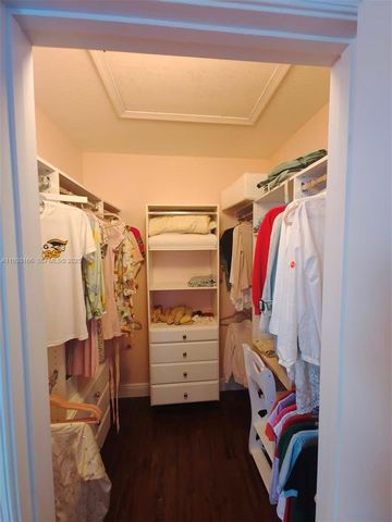 1035 Waterside Cir, Weston, FL 33327