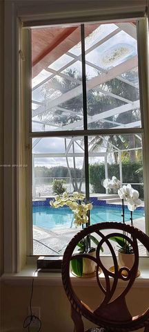 1035 Waterside Cir, Weston, FL 33327