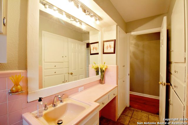 113 ADOBE DR, Castle Hills, TX 78213