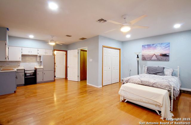 113 ADOBE DR, Castle Hills, TX 78213
