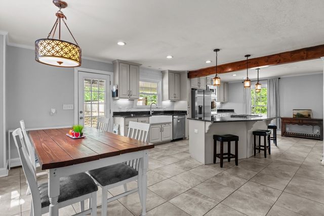 106 Canary Dr, Dickson, TN 37055