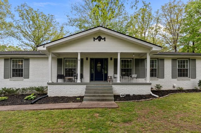 106 Canary Dr, Dickson, TN 37055