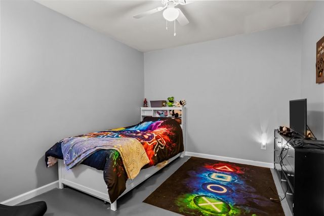 106 Canary Dr, Dickson, TN 37055