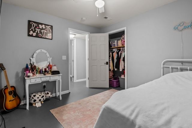 106 Canary Dr, Dickson, TN 37055