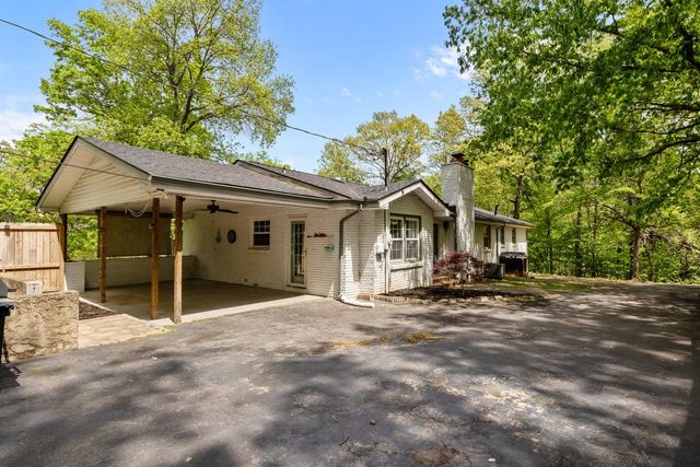 106 Canary Dr, Dickson, TN 37055